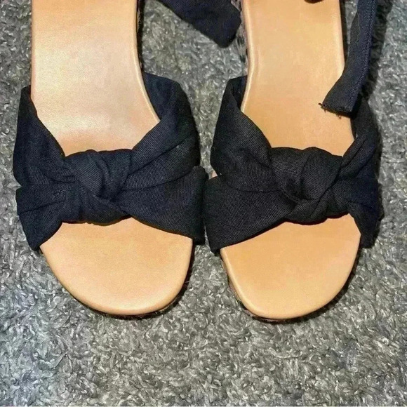 UGG Women's Yarrow Canvas Wedge Sandal Sz 6.5 - Picture 4 of 8